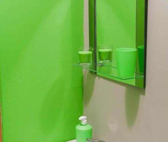 سرير فى غرفة مشتركه, Wiki Hostels