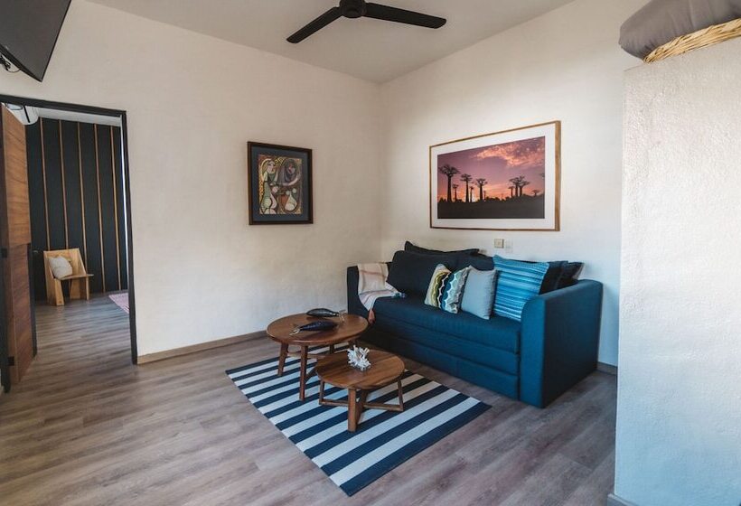 Люкс Комфорт, Amaia Boutique