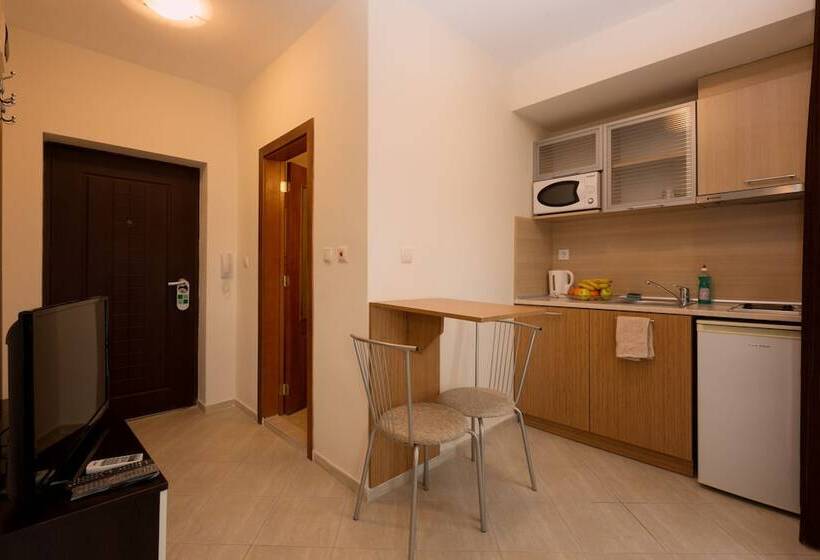 이코노미 스튜디오, Sea Palace Sozopol