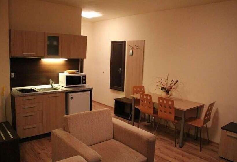 شقة أساسية غرفة واحدة, Nevada Apart