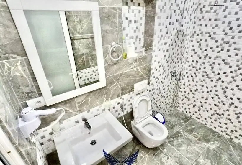 اتاق لوکس سه تخته, Ilio Boutique