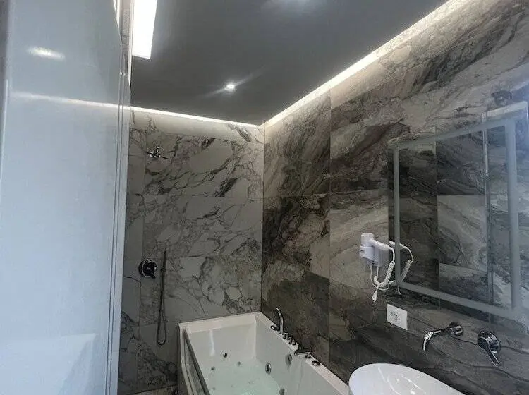 اتاق سوپریور با وان آب گرم, Ilio Boutique