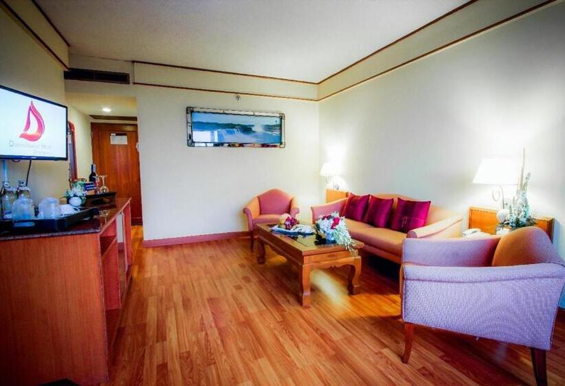 سوئیت جونیور خانوادگی, Duangtawan Hotel Chiang Mai  Sha Extra Plus