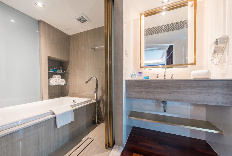 سوییت با چشم‌انداز دریا, A One The Royal Cruise Hotel Pattaya   Sha Extra Plus