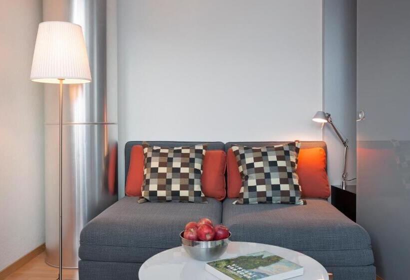 家庭间, La Pergola