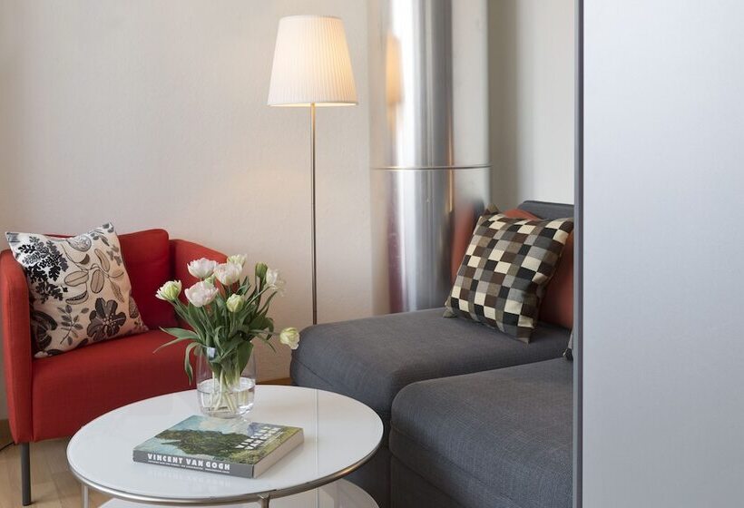 家庭间, La Pergola