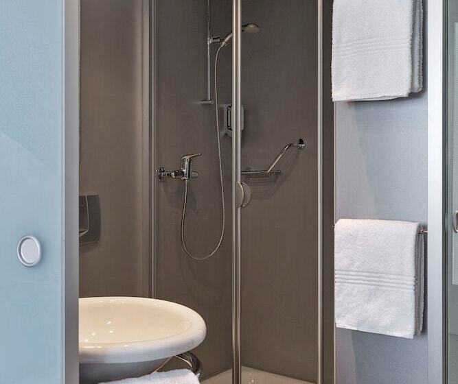 标准单人间, La Pergola