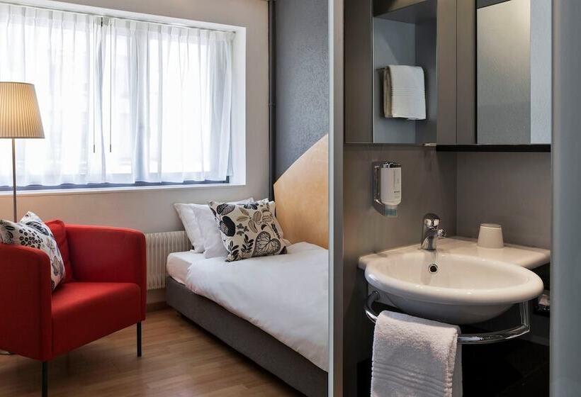 标准单人间, La Pergola