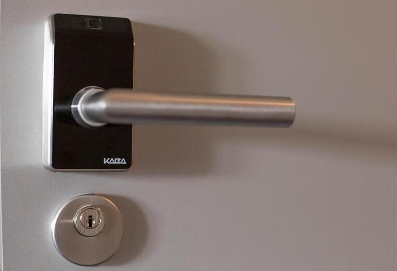 Номер Стандарт, Restaurant Resslirytti