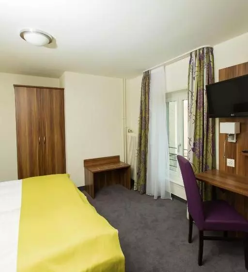 Standard Triple Room, Restaurant Resslirytti