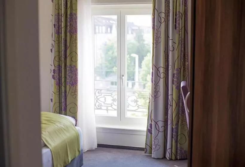 Superior Single Room, Restaurant Resslirytti