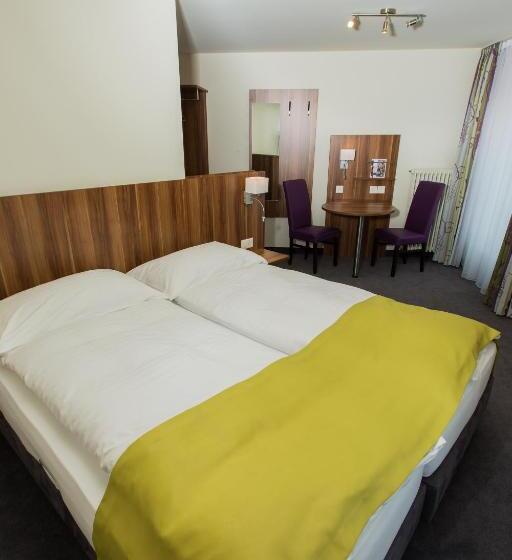 Номер Стандарт, Restaurant Resslirytti