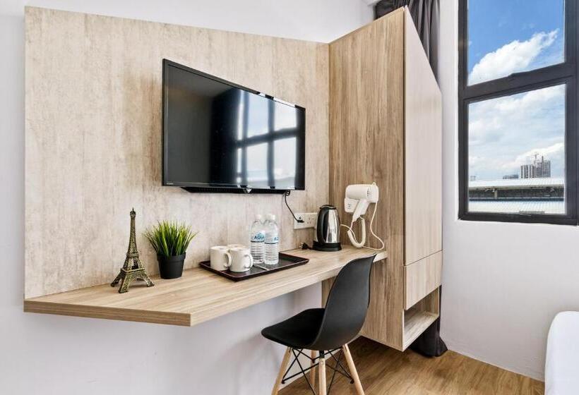 디럭스 패밀리 룸, Rica