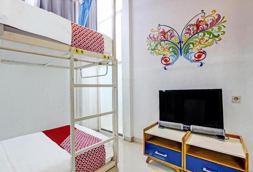 디럭스 패밀리 룸, Nau Hostel By Nginap