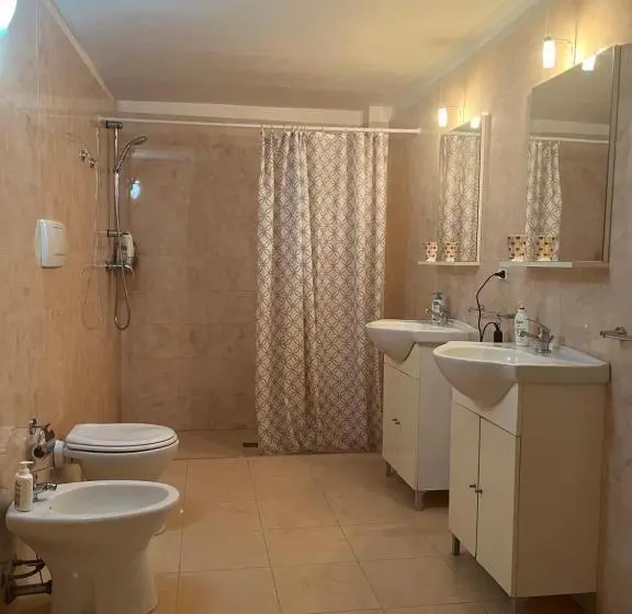 キングサイズベッドのデラックスルーム, Salento B&b Trepuzzi