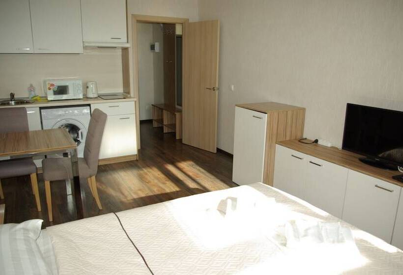 استودیوی استاندارد, Cosmos Apart