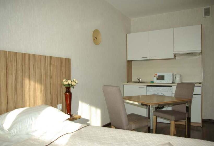 استودیوی استاندارد, Cosmos Apart