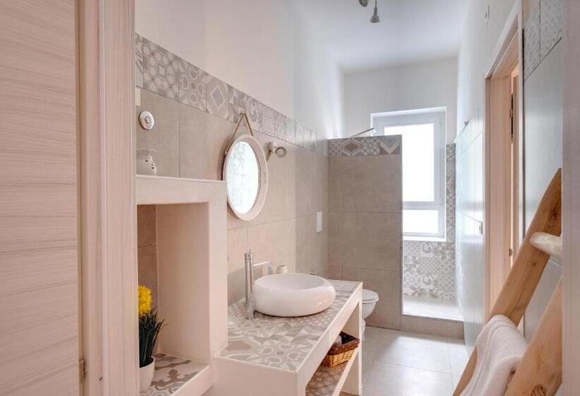 اتاق استاندارد, Butterfly B&b