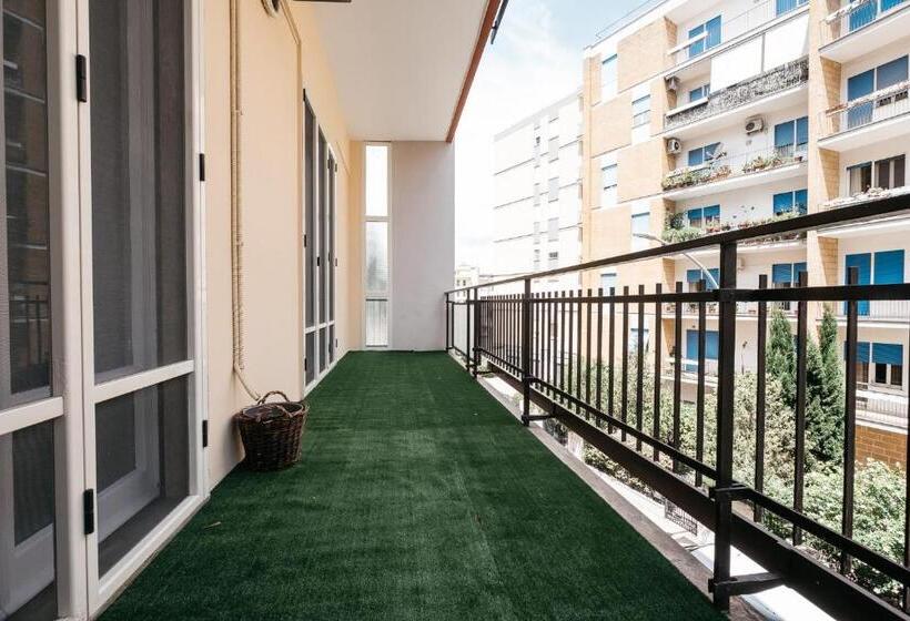 اتاق راحتی, Butterfly B&b