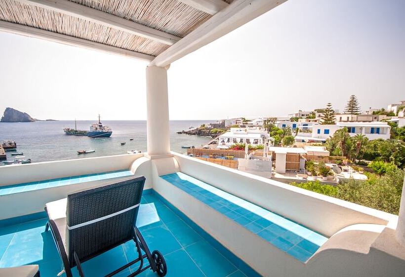 غرفة ديلوكس, Eunymos   Trattoria Da Francesco Panarea