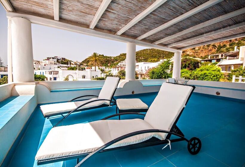 غرفة ديلوكس, Eunymos   Trattoria Da Francesco Panarea