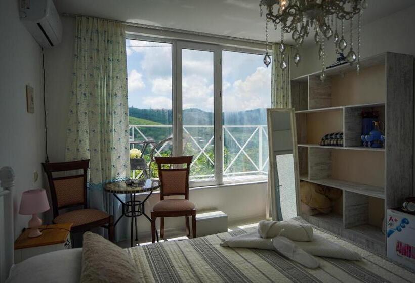 اتاق سوپریور با تخت بزرگ, Sighnaghi Art