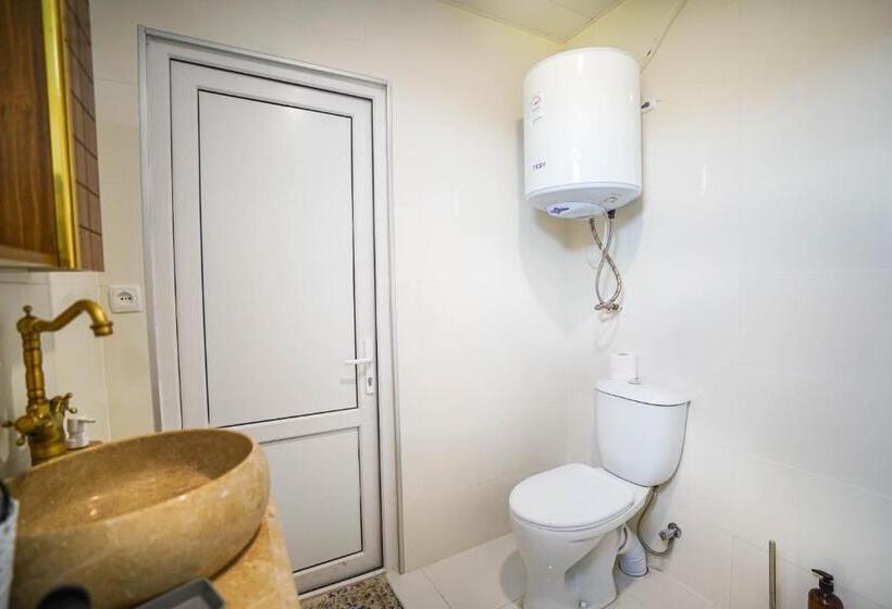 اتاق سوپریور با تخت بزرگ, Sighnaghi Art