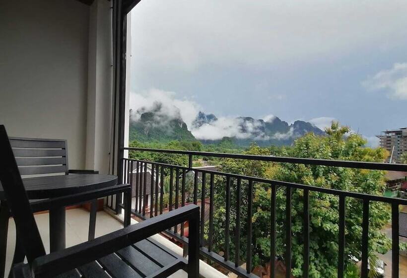 اتاق سوپریور, Vilayvong