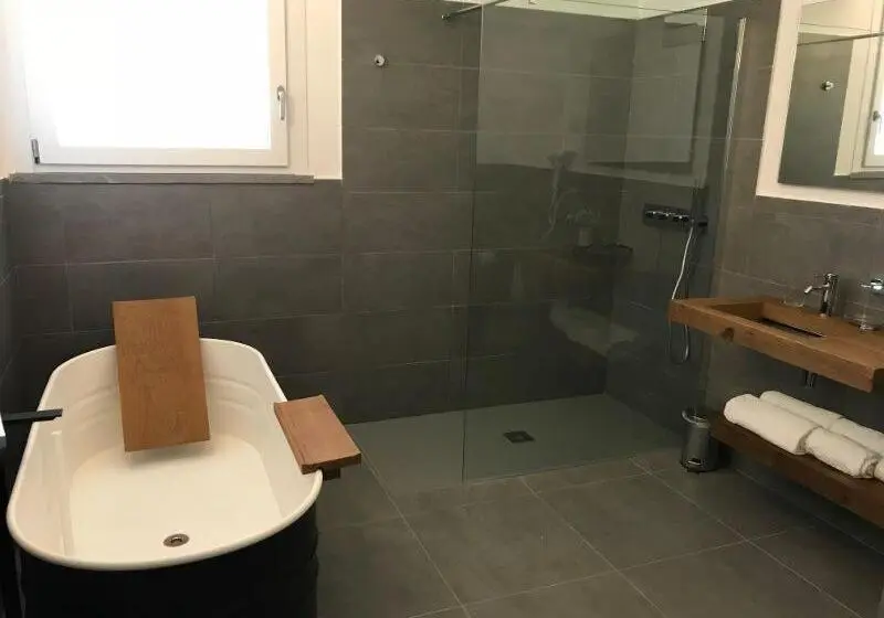 キングサイズベッドのデラックススイート, Nautilus B&b Suite Design