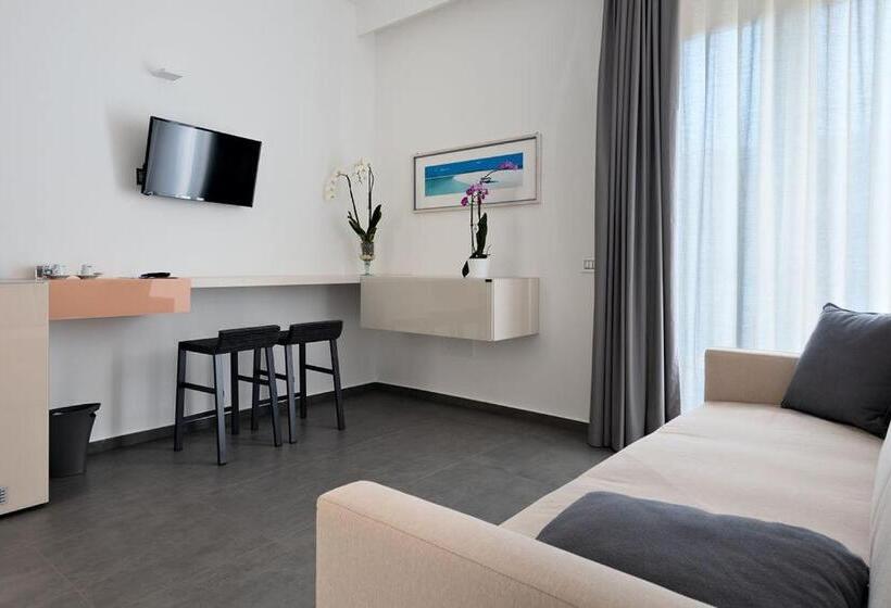 带大床的复式套间, Nautilus B&b Suite Design