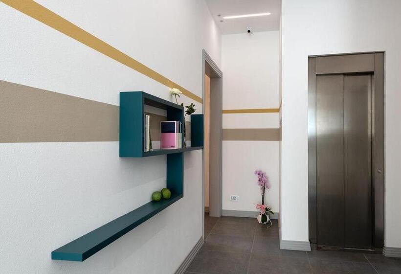 带大床的复式套间, Nautilus B&b Suite Design