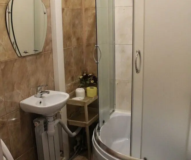デラックスの４人部屋, Delif Guest House
