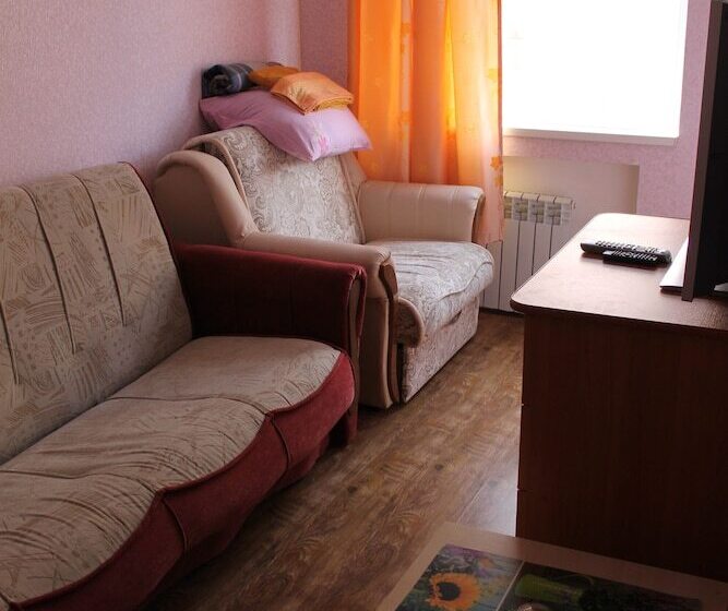 سوئیت 2 خوابه, Delif Guest House