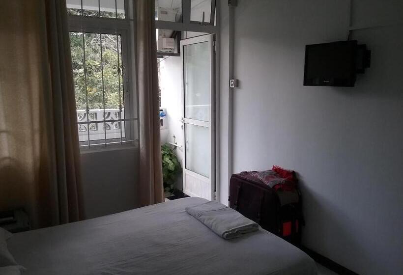 اتاق استاندارد با بالکن, La Plaine Verte Guesthouse