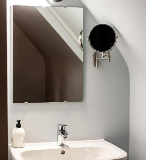 Студия Стандарт, Rose House B&b