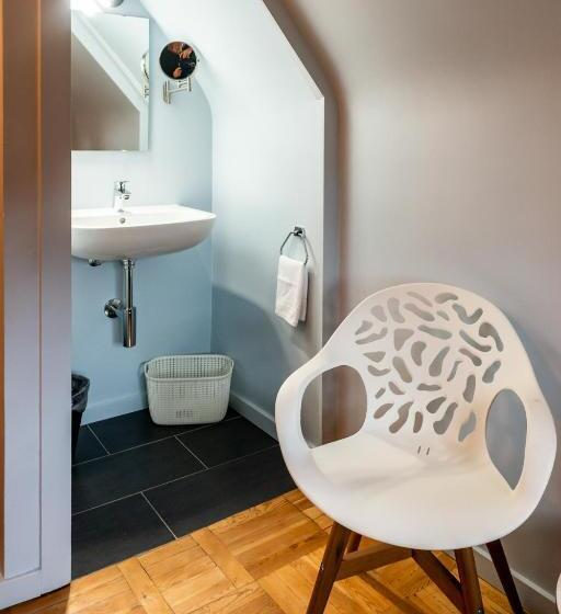 Студия Стандарт, Rose House B&b