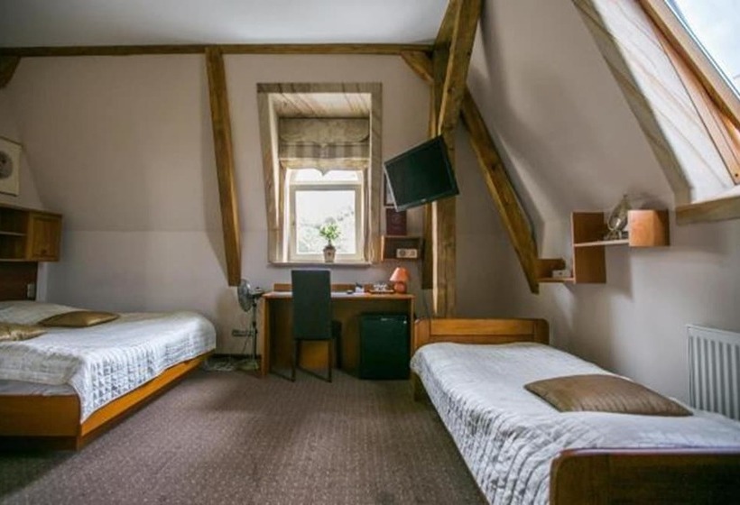 スーペリアトリプルルーム, Ambasada Bolesławiec