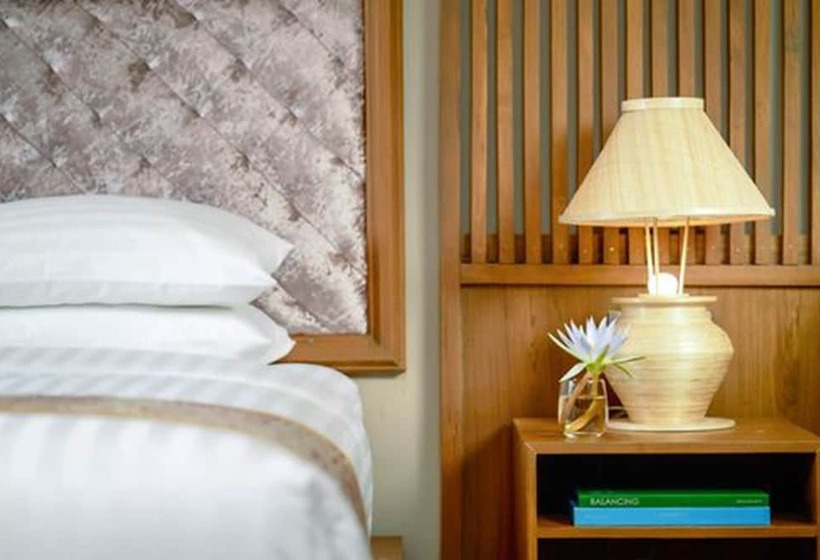 سوییت جونیور, Royal Palace