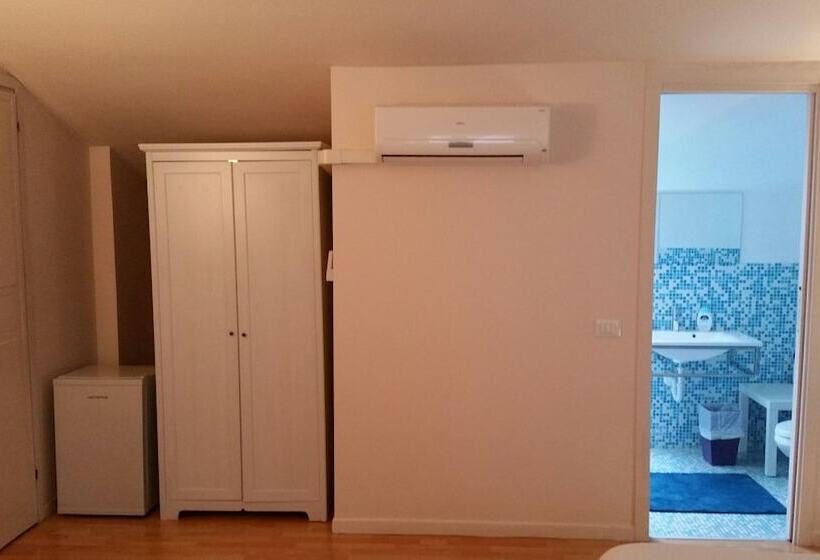 Номер Стандарт, Gira Guest House