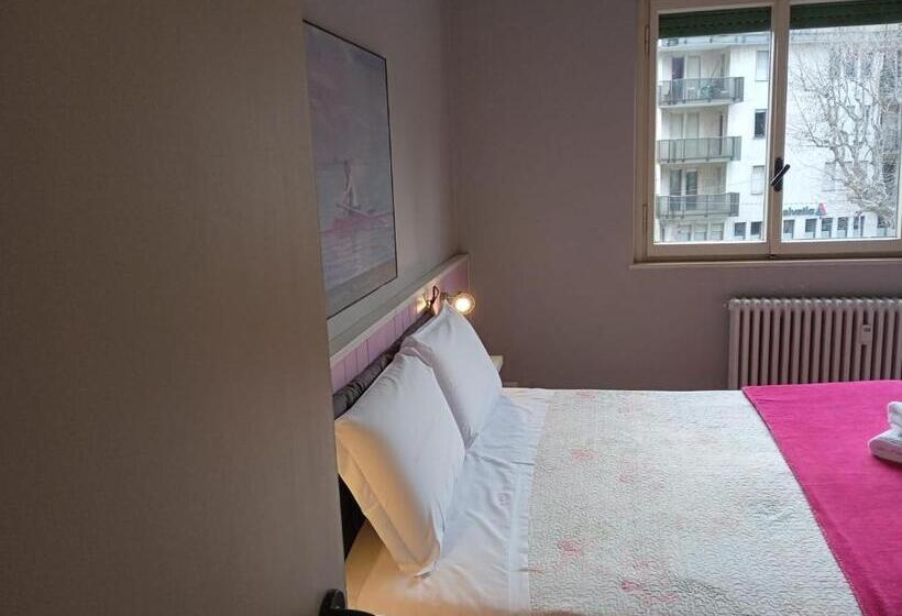 Номер Стандарт, Gira Guest House