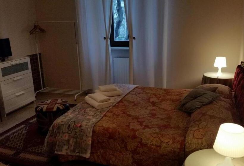 Номер Стандарт Совместная Ванная, Gira Guest House