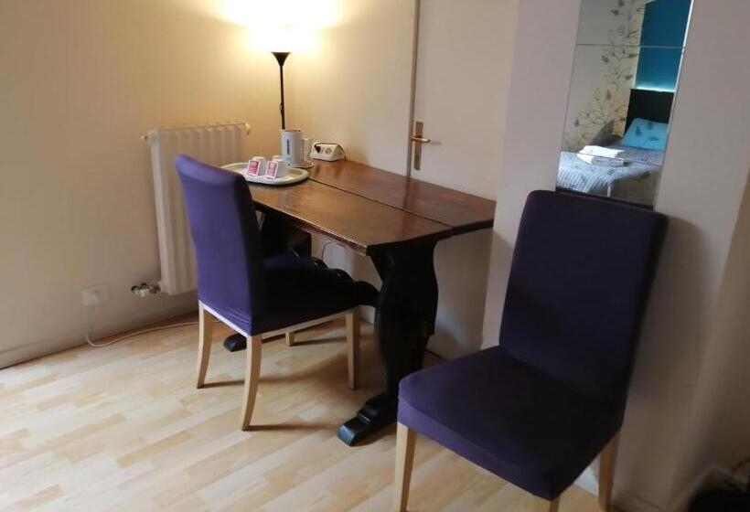 Номер Стандарт Трехместный, Gira Guest House