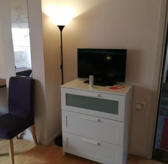 Номер Стандарт Трехместный, Gira Guest House