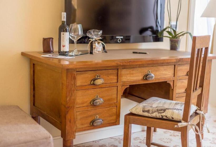 Deluxe Room, Perle D'ambra