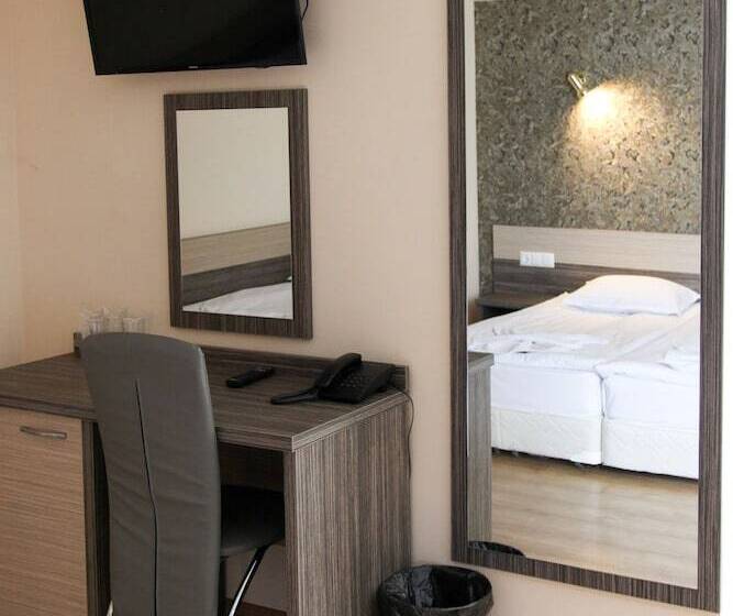 غرفة قياسية, City