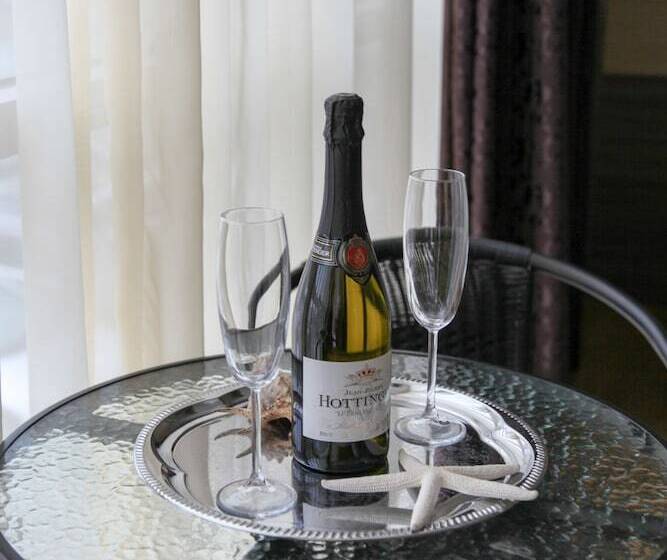 إستوديو ديلوكس, City