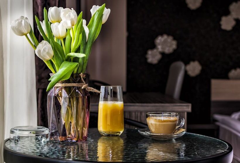 إستوديو ديلوكس, City