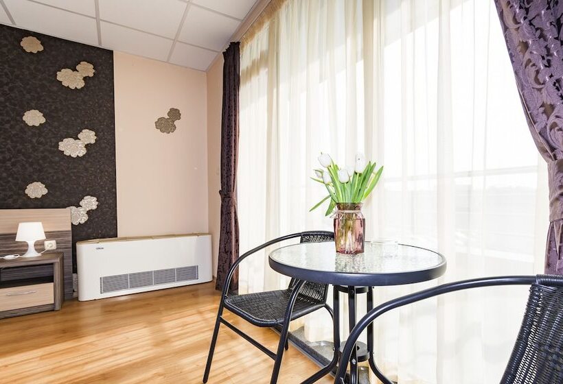 إستوديو ديلوكس, City