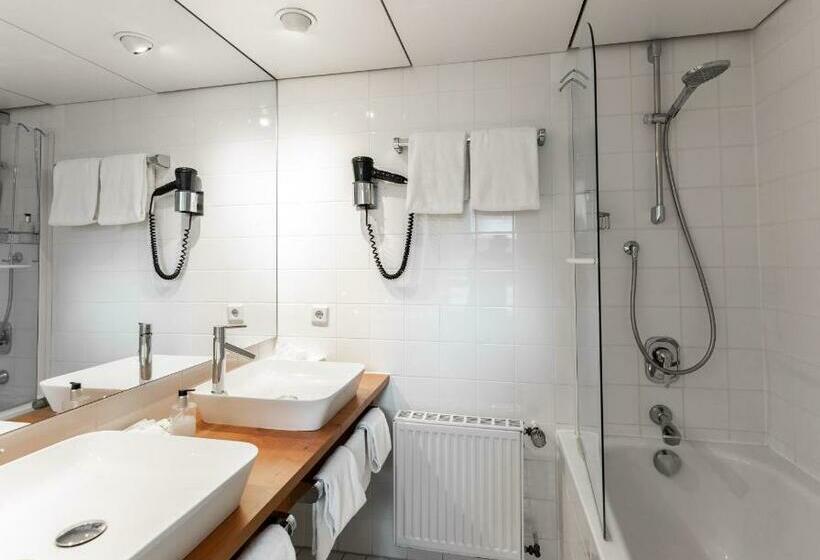 غرفة قياسية مزوَّدة بتراس, Zum Ochsen