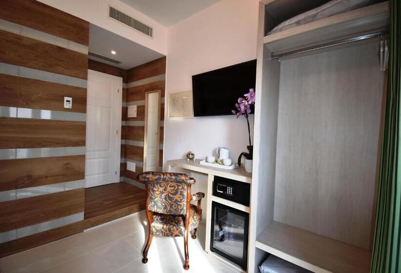 Номер Стандарт с Балконом, Melody Sorrento Suites